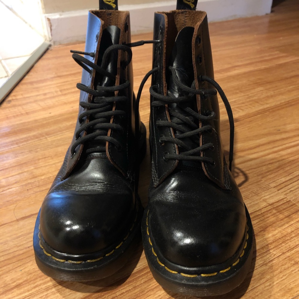 Dr. Martens 1460 Airwear Boot